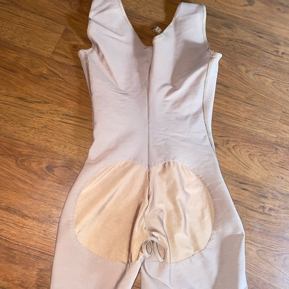 Faja - Picture 2 of 3